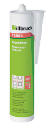 Kassett med grå byggsilikon från illbruck, etikett med text: "Byggsilikon FS500 Rakennussilikoni".