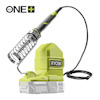 Grön lödkolv med svart handtag och metallspiral på en vit bakgrund. Text "Ryobi" och "18V ONE+" syns.