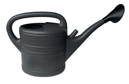 Svart vattenkanna med lång pip och handtag, designad för bevattning.