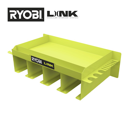 Grön verktygshylla med RYOBI och LINK-logotyper. Fyra fack och hål för verktyg på sidan. Logotyper i svart och vitt ovanför.